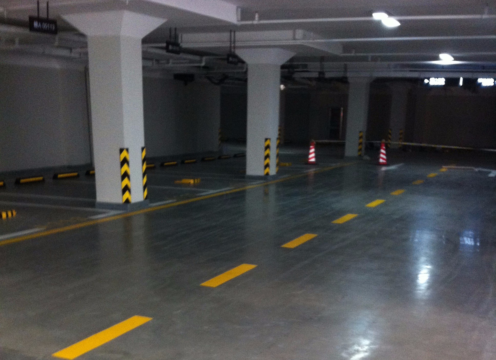 固化地坪劃線(xiàn)漆