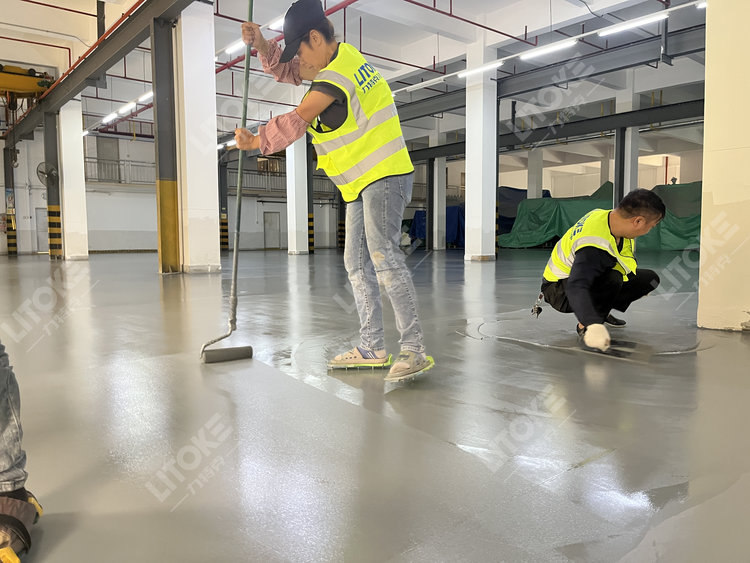 地面起砂起灰怎么辦？聚氨酯超耐磨地坪給你“一勞永逸”的答案！